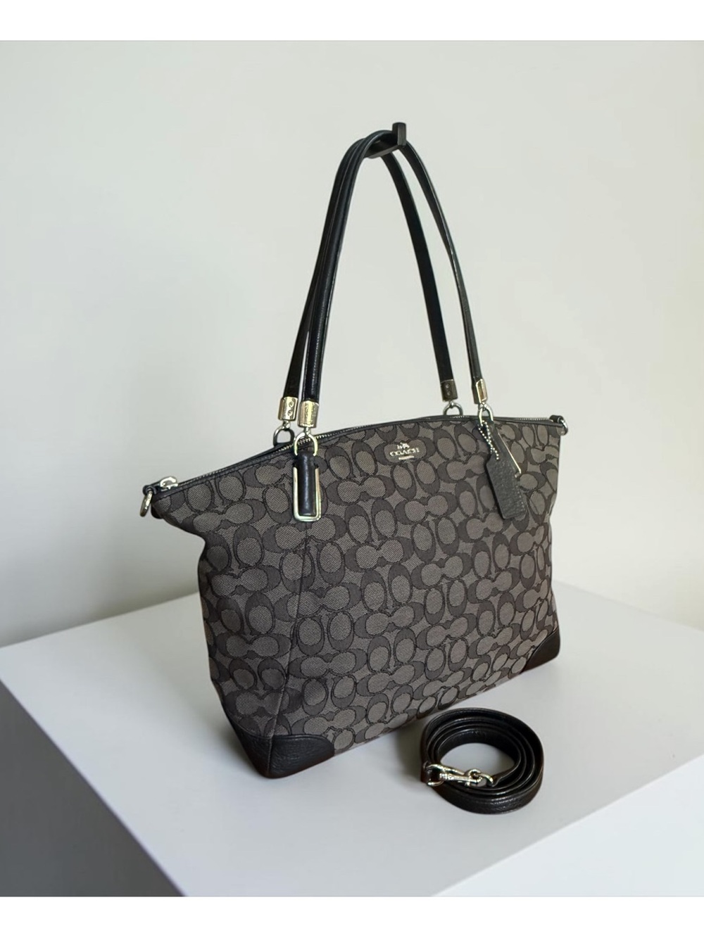 Authenticated Coach Signature Gray Black Signature Tote Crossbody! COA! - Picture 3 of 15